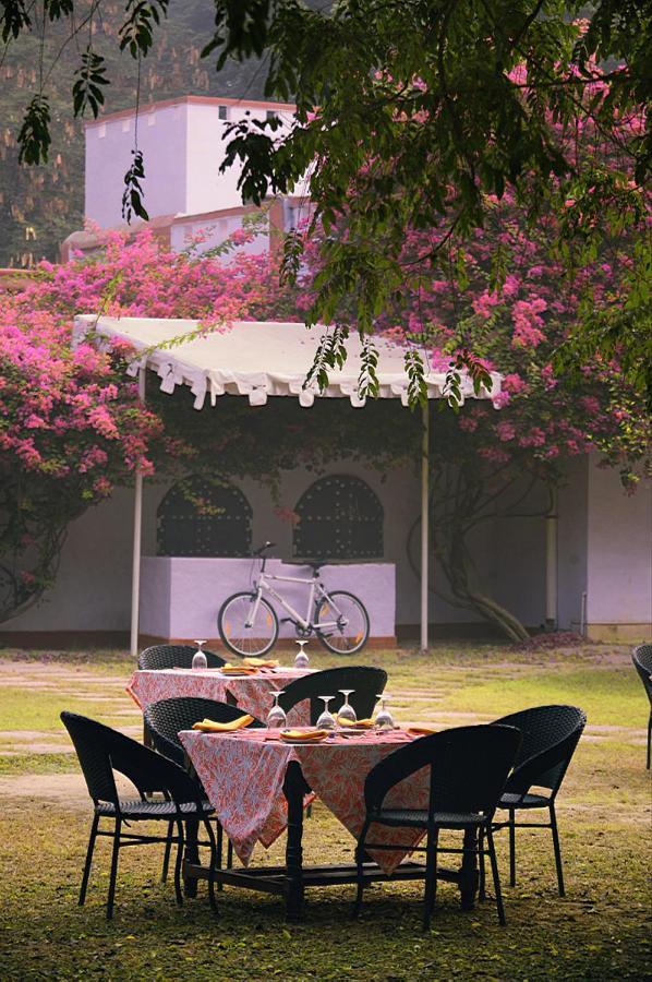 Mela Kothi - The Chambal Safari Lodge Bāh Exteriör bild