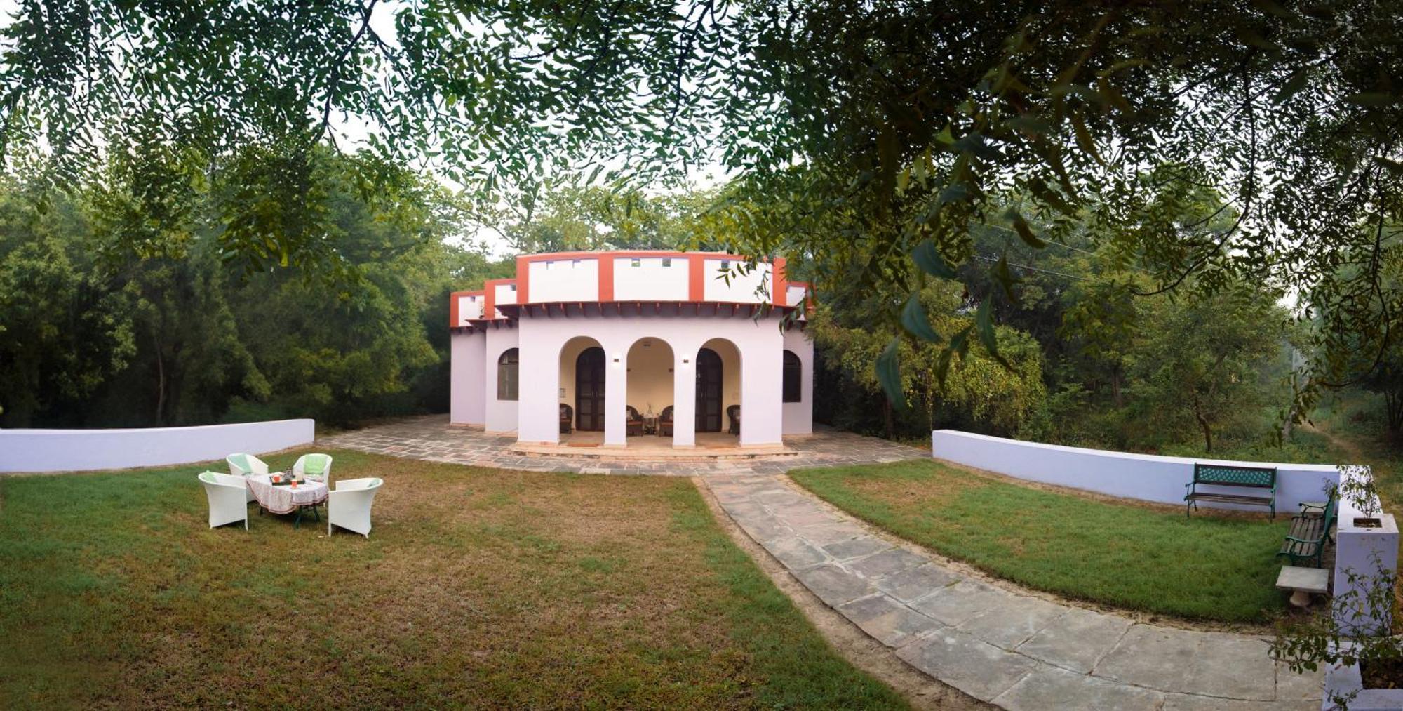 Mela Kothi - The Chambal Safari Lodge Bāh Exteriör bild