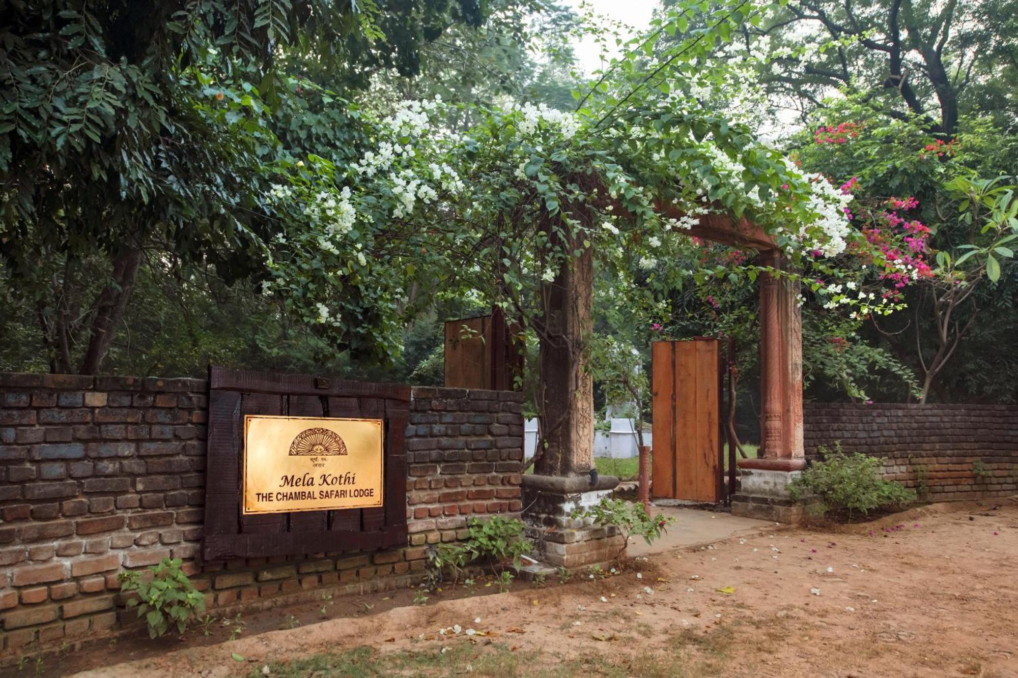 Mela Kothi - The Chambal Safari Lodge Bāh Exteriör bild